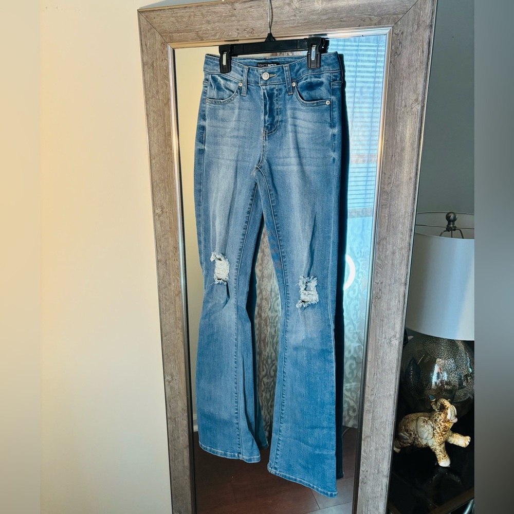 Fashion Nova Mid-Rise Flare Jean